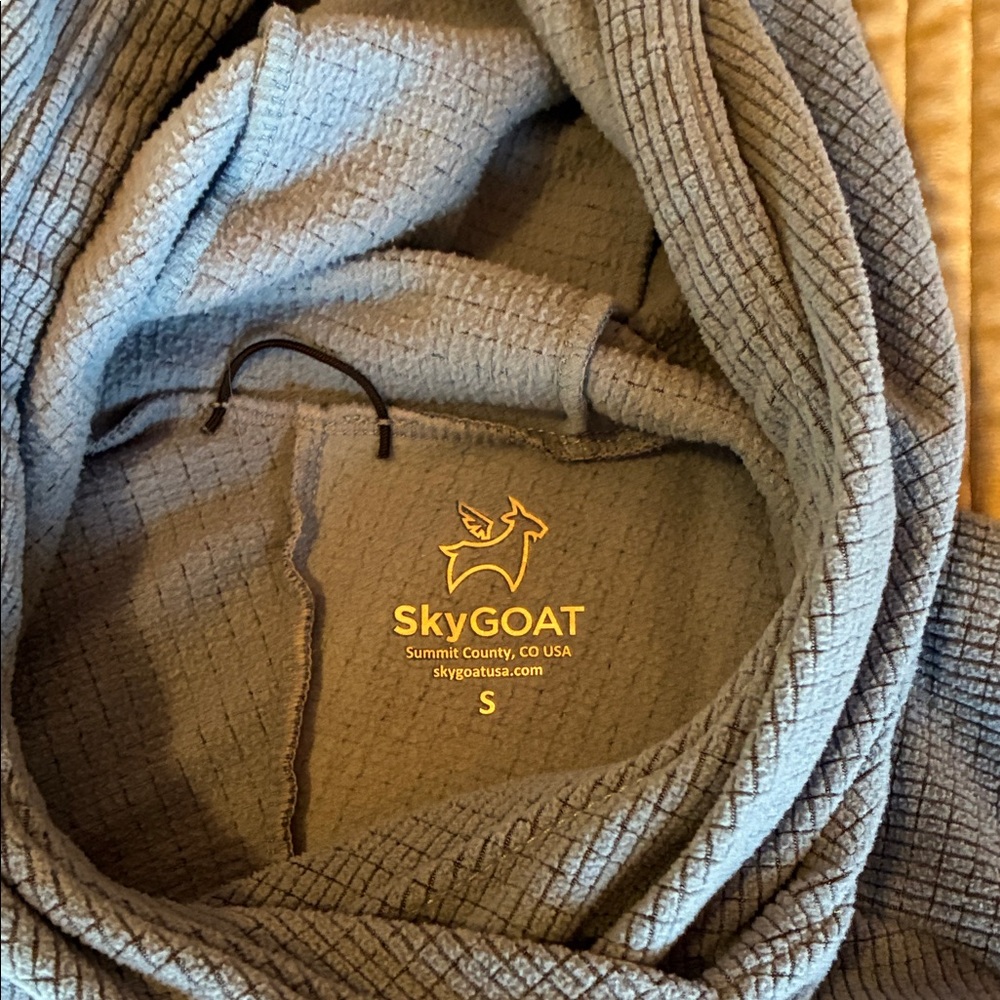 Beautiful Women’s SkyGoat Camp Blue Microgrid Fleece Hoodie - Picture 5 of 8